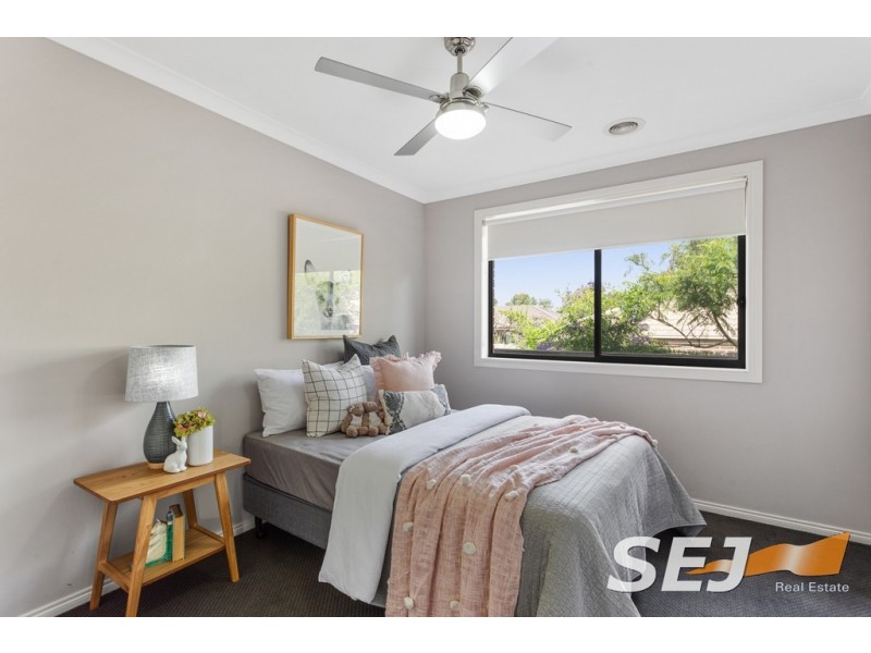 5 White Gum Court, Drouin VIC 3818