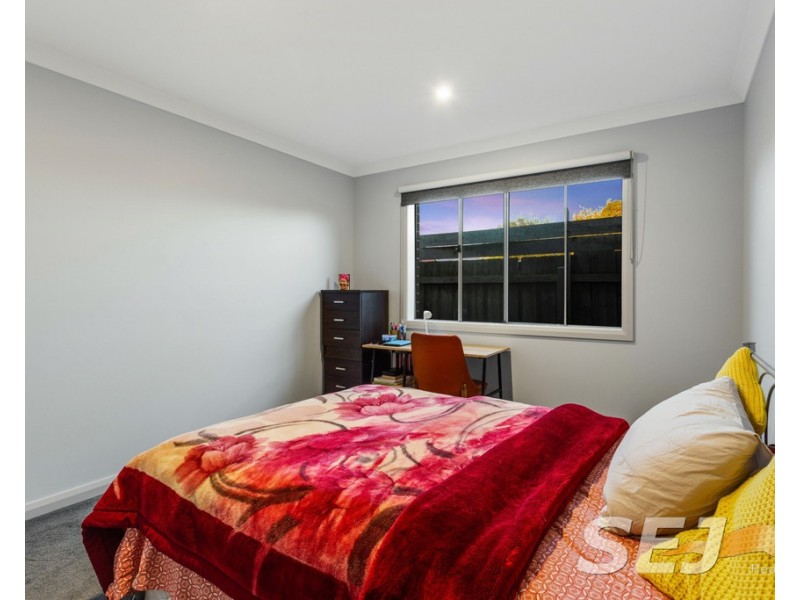 2/27 Henry Street, Koo Wee Rup VIC 3981