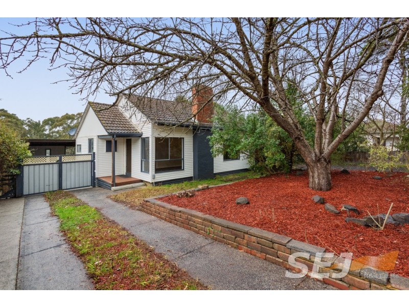 8 Centre Avenue, Warragul VIC 3820