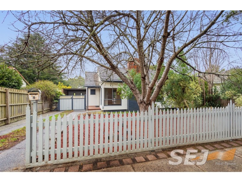 8 Centre Avenue, Warragul VIC 3820