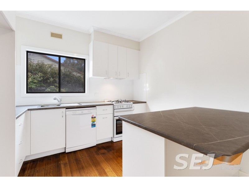 8 Centre Avenue, Warragul VIC 3820