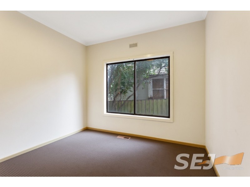 8 Centre Avenue, Warragul VIC 3820