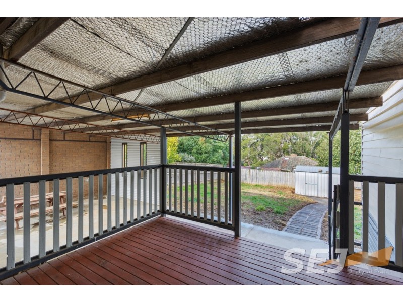 8 Centre Avenue, Warragul VIC 3820