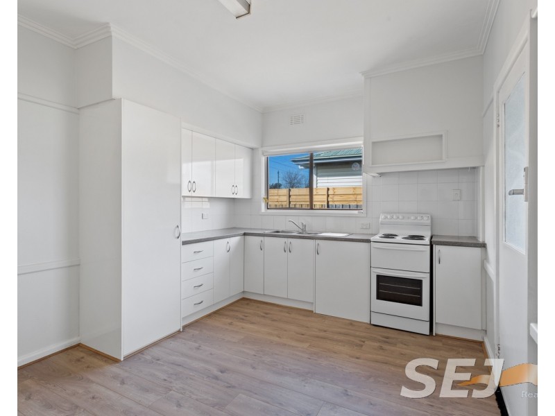 12 Sybella Avenue, Koo Wee Rup VIC 3981