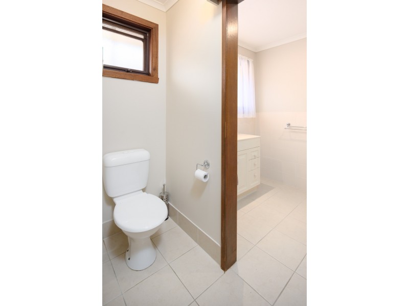 5 Charles St, Foster VIC 3960