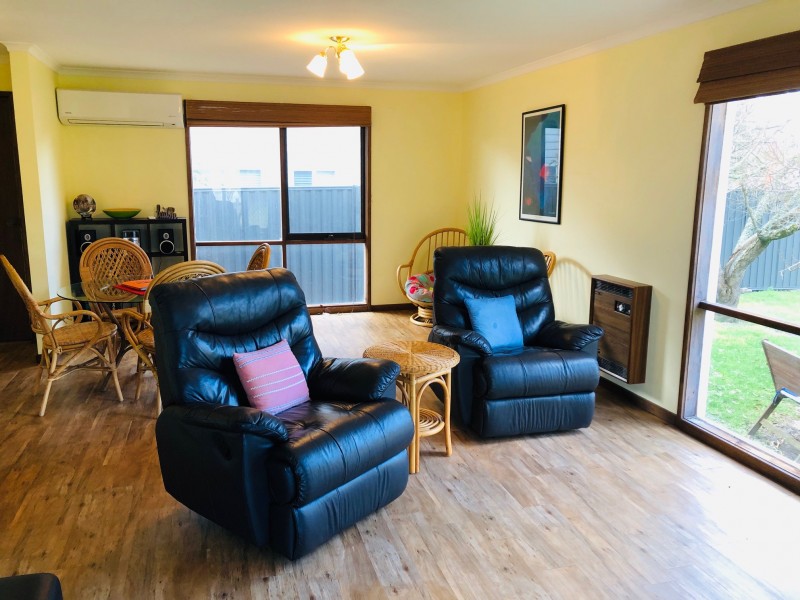 16 Wattle Crt, Sandy Point VIC 3959