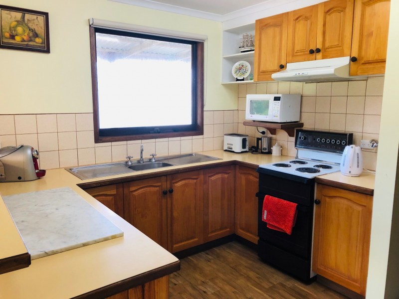 16 Wattle Crt, Sandy Point VIC 3959