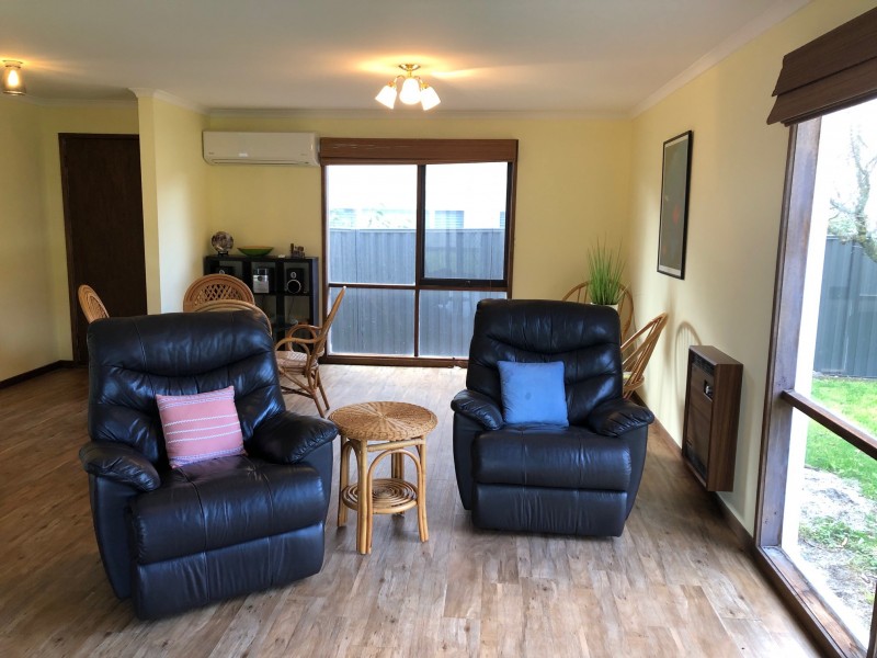 16 Wattle Crt, Sandy Point VIC 3959