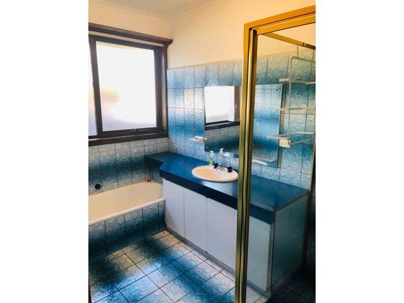 8 Apex Crt, Foster VIC 3960