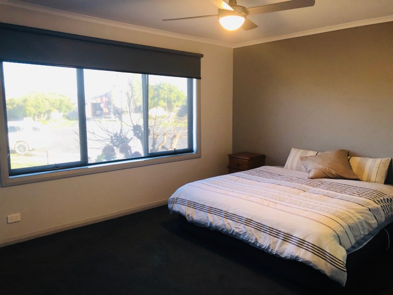 8 Apex Crt, Foster VIC 3960