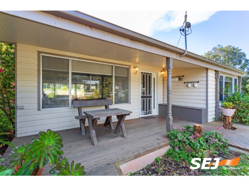 24 Whitelaw Street, Meeniyan VIC 3956