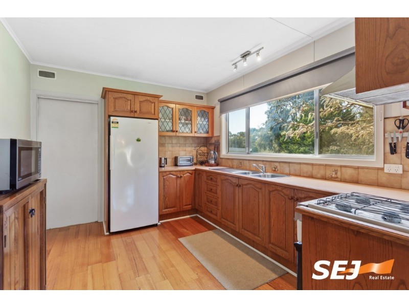 24 Whitelaw Street, Meeniyan VIC 3956