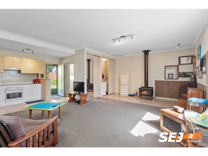 24 Whitelaw Street, Meeniyan VIC 3956