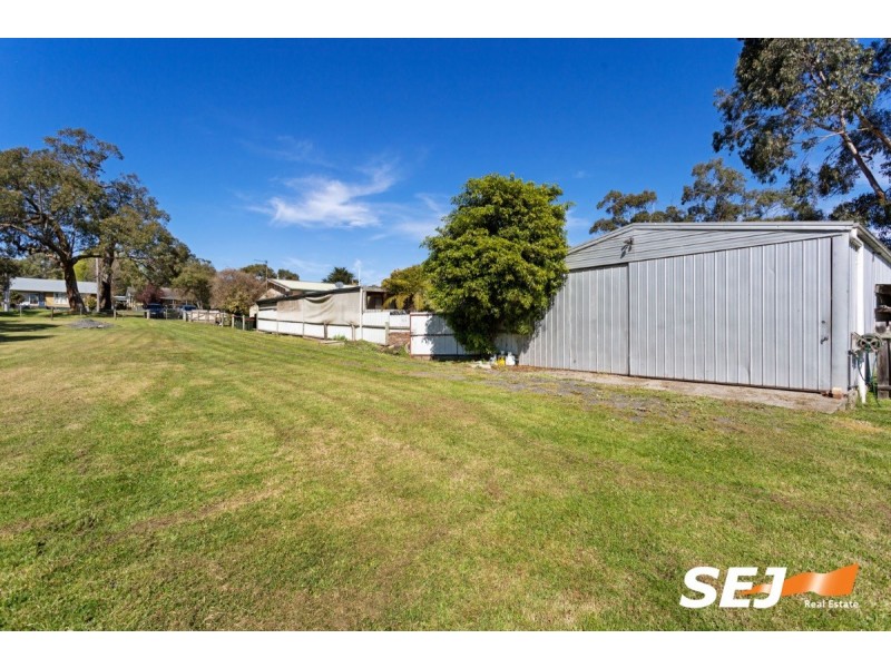 24 Whitelaw Street, Meeniyan VIC 3956