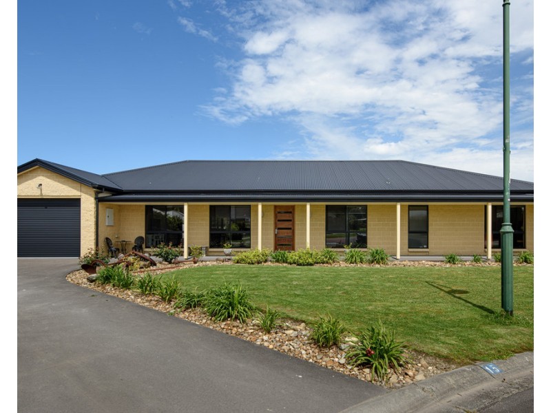 15 McMaster Crt, Foster VIC 3960