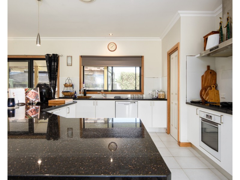 15 McMaster Crt, Foster VIC 3960