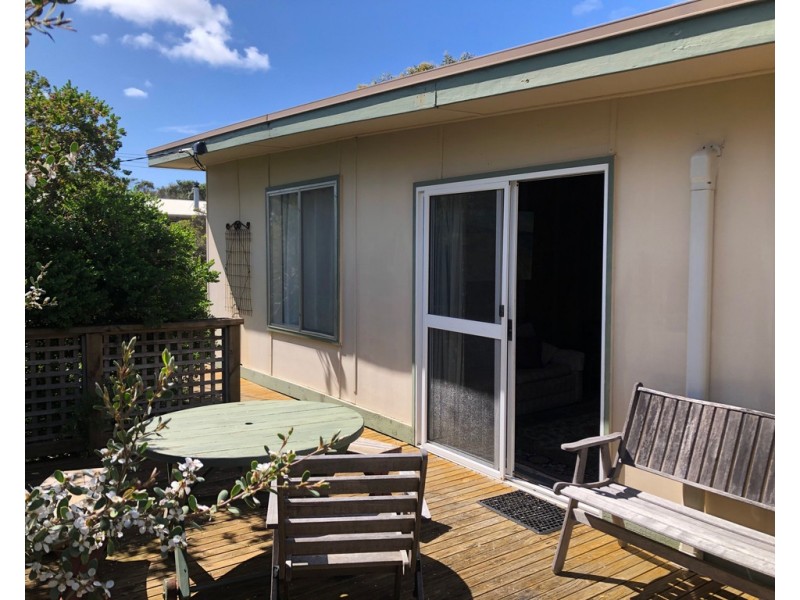 18 Acacia St, Sandy Point VIC 3959