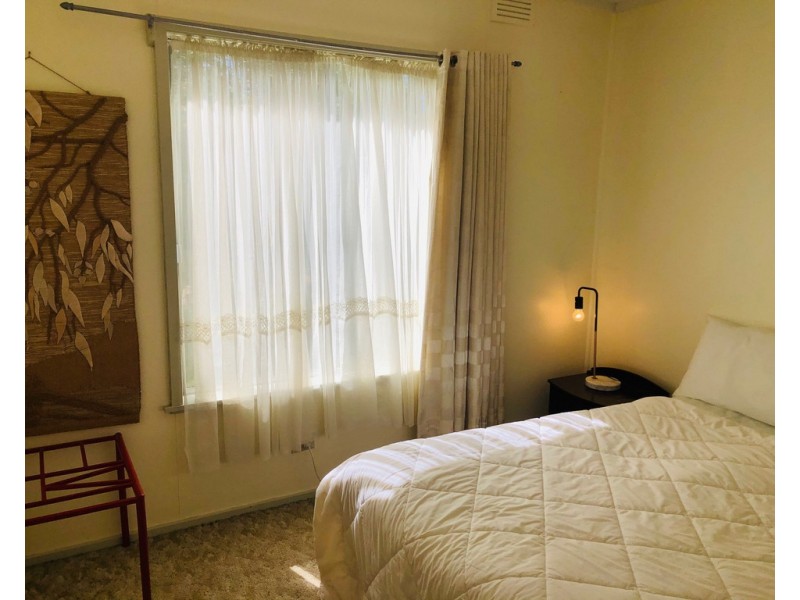 18 Acacia St, Sandy Point VIC 3959