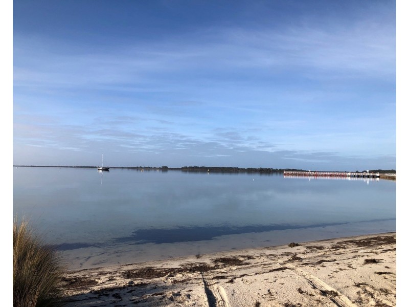 1 Heathlands Dr, Port Welshpool VIC 3965