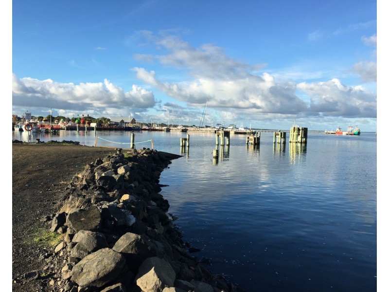 1 Heathlands Dr, Port Welshpool VIC 3965