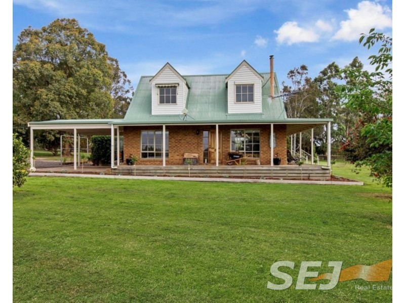 80 Thompson Road, Drouin South VIC 3818