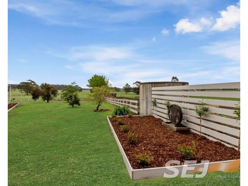 80 Thompson Road, Drouin South VIC 3818