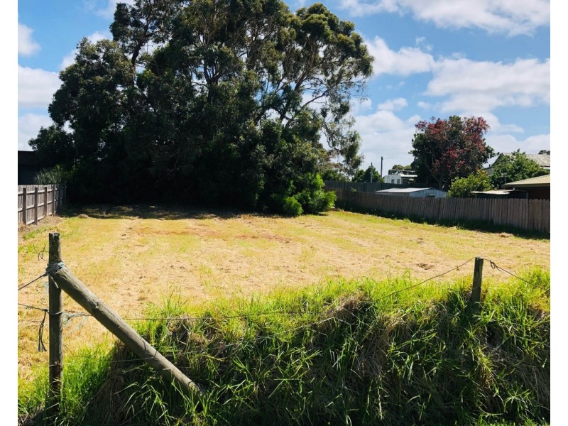 57 Stewart St, Port Welshpool VIC 3965