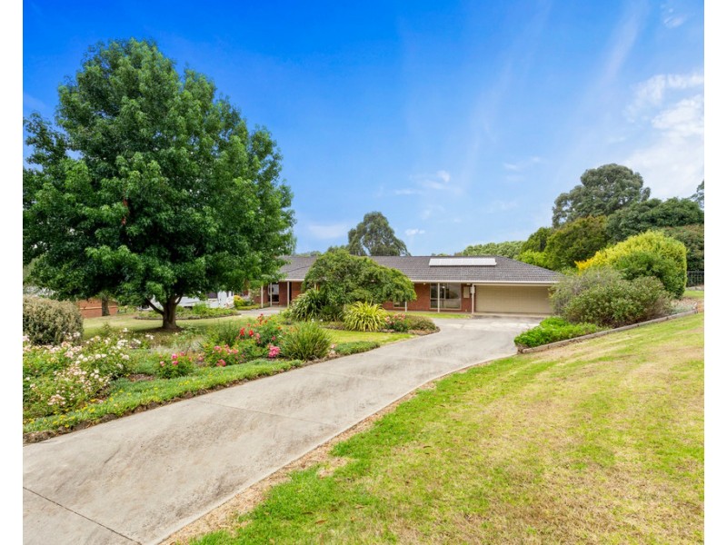 6 Pine Grove, Warragul VIC 3820