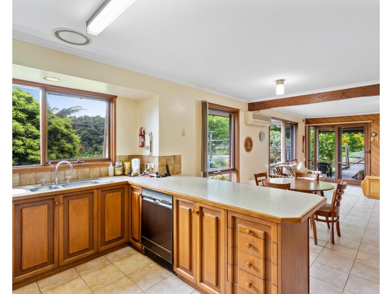 6 Pine Grove, Warragul VIC 3820