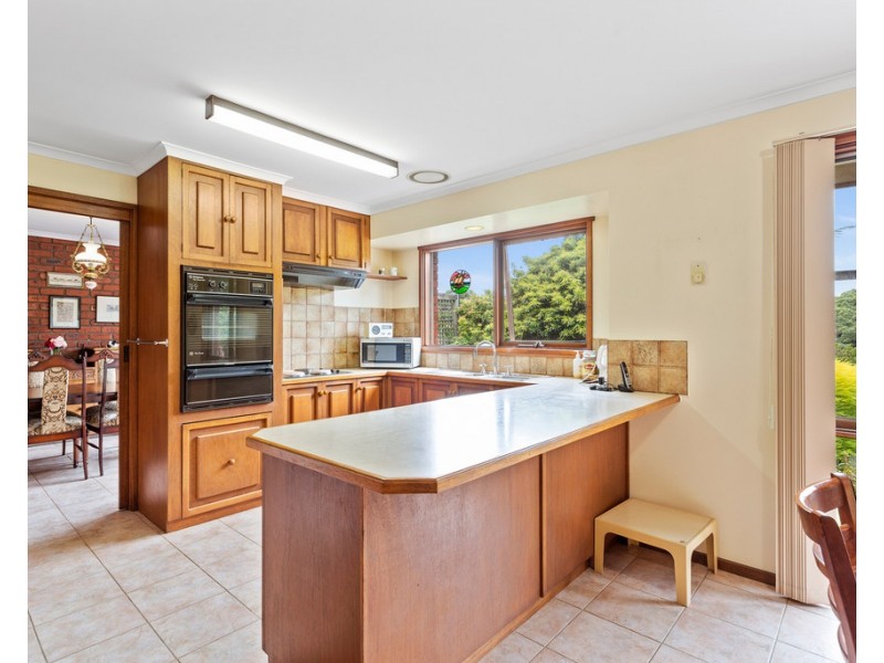 6 Pine Grove, Warragul VIC 3820