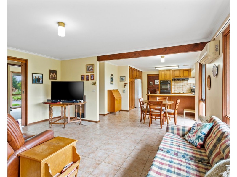 6 Pine Grove, Warragul VIC 3820