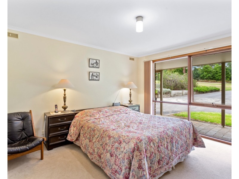 6 Pine Grove, Warragul VIC 3820