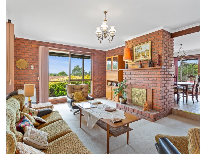 6 Pine Grove, Warragul VIC 3820