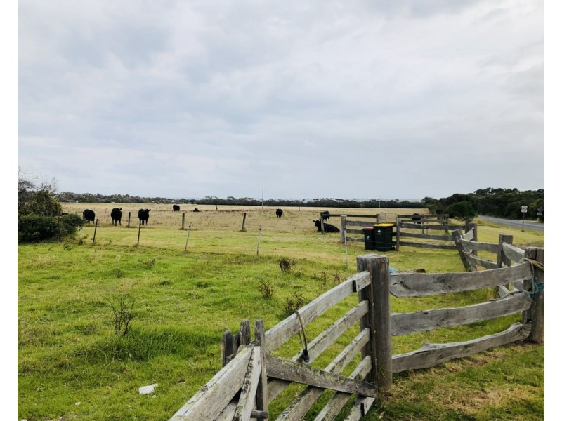 62 Sandy Point Rd, Sandy Point VIC 3959