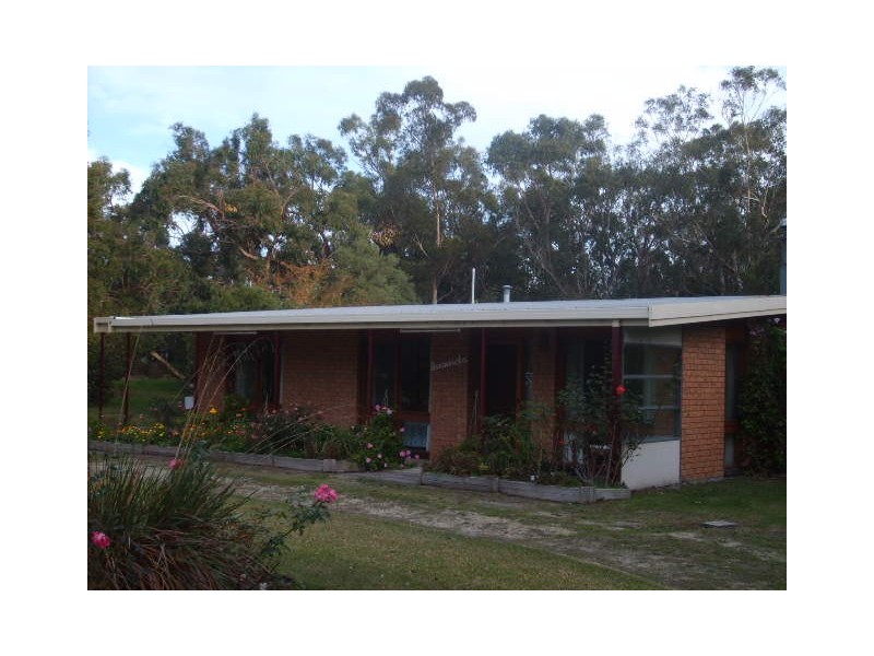 10 Barry Road, Welshpool VIC 3966