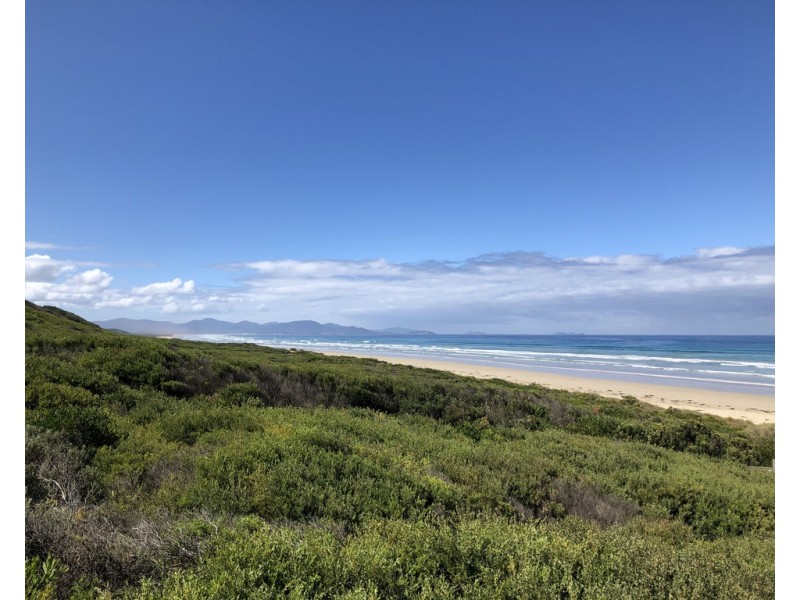 6 Beach Pde, Sandy Point VIC 3959