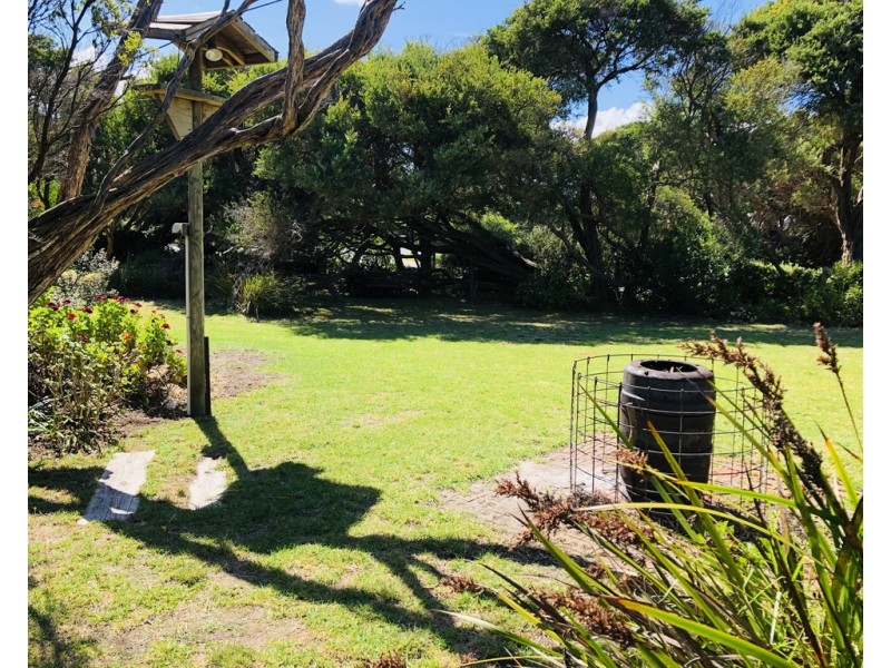 6 Beach Pde, Sandy Point VIC 3959