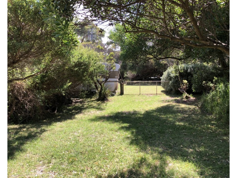 6 Beach Pde, Sandy Point VIC 3959