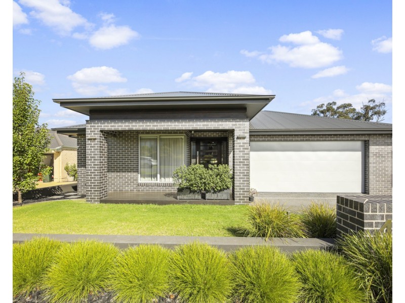 47 EMPIRE AVENUE, Drouin VIC 3818