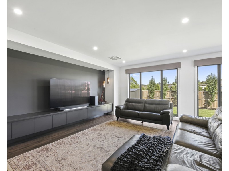 47 EMPIRE AVENUE, Drouin VIC 3818