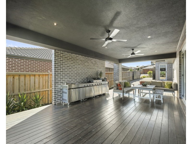 47 EMPIRE AVENUE, Drouin VIC 3818