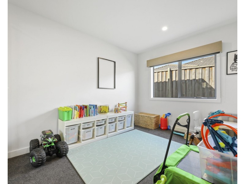 47 EMPIRE AVENUE, Drouin VIC 3818