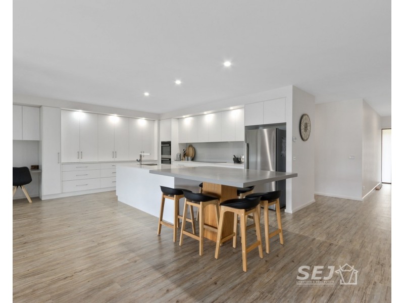 43 Carr Avenue, Leongatha VIC 3953