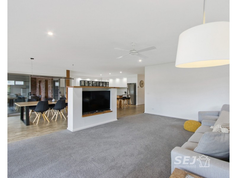 43 Carr Avenue, Leongatha VIC 3953