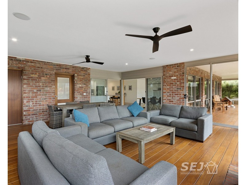 43 Carr Avenue, Leongatha VIC 3953