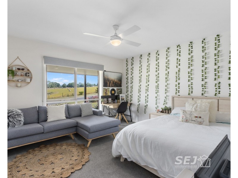 43 Carr Avenue, Leongatha VIC 3953