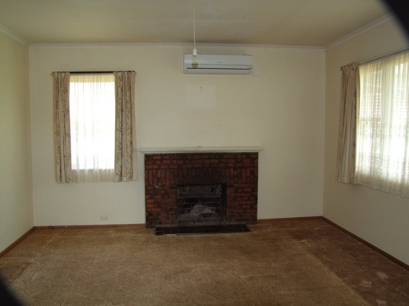 37 YOUNG STREET, Leongatha VIC 3953