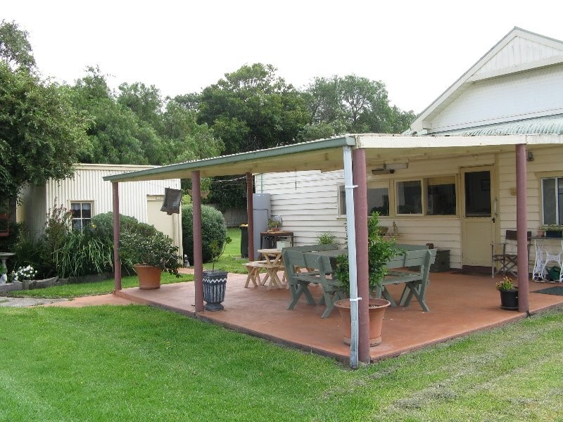 4-8 Main St, Welshpool VIC 3966