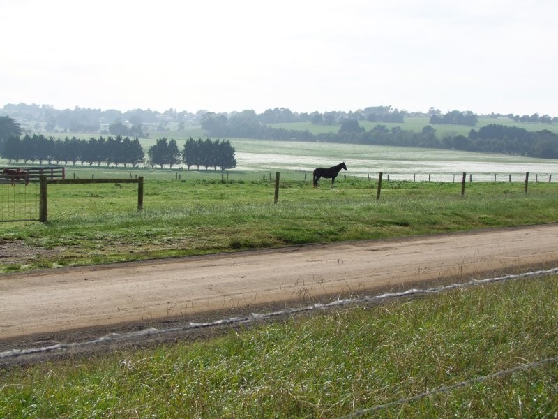 . SIMONS LANE, Leongatha VIC 3953