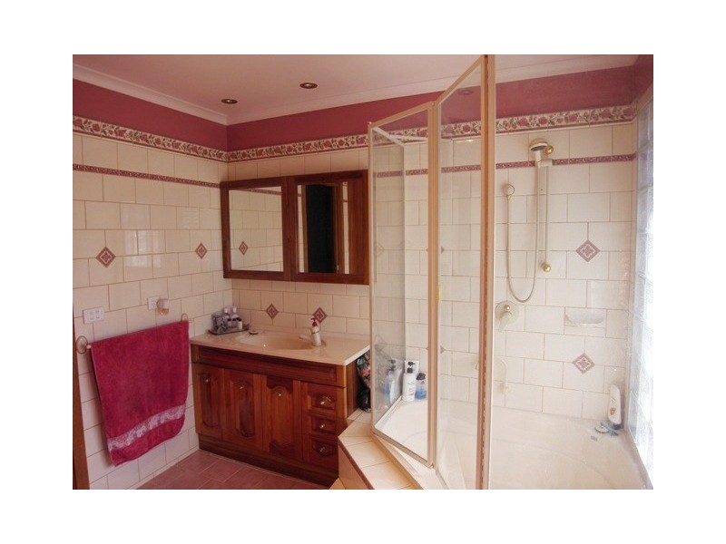 315 Gardner and Holman Road, Drouin VIC 3818